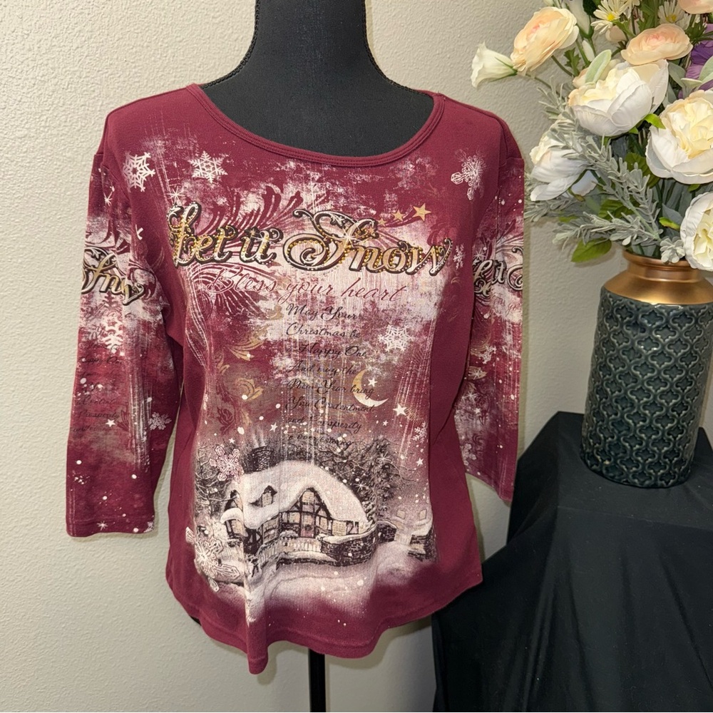 Burgundy Christmas Graphic Top Snowy Village Holiday Long Sleeve Tee M